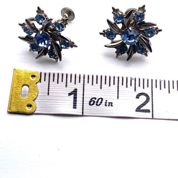 Vintage Blue Rhinestone Swirl Snowflake Screw Back Earrings clip on - Picture 4 of 5